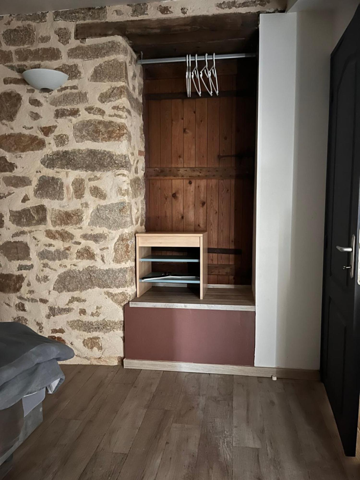 Appartement Pierres Apparentes Le Poire-sur-Vie Exterior photo
